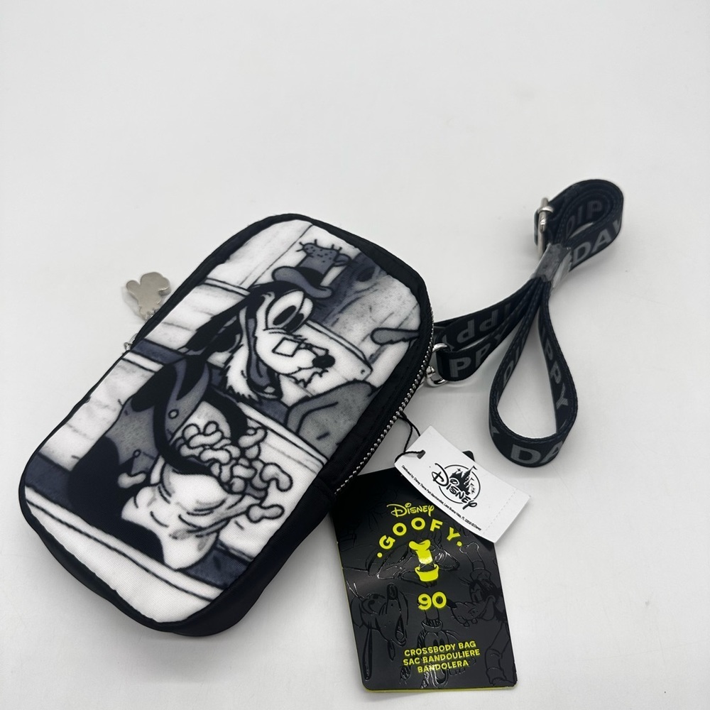 Disney Parks GOOFY 90th Anniversary Crossbody Bag (NWT)